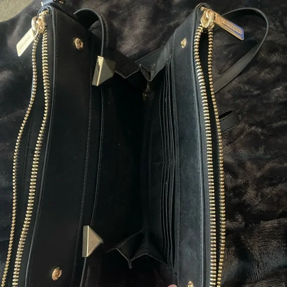 Michael Kors cross body bag - Picture 3 of 4